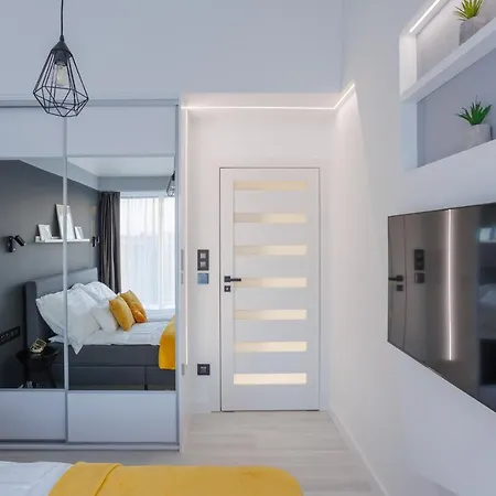 Noir - Penthouse Apartment *