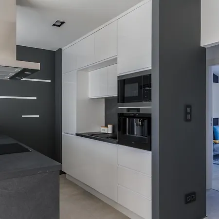 Apartment Noir - Penthouse *
